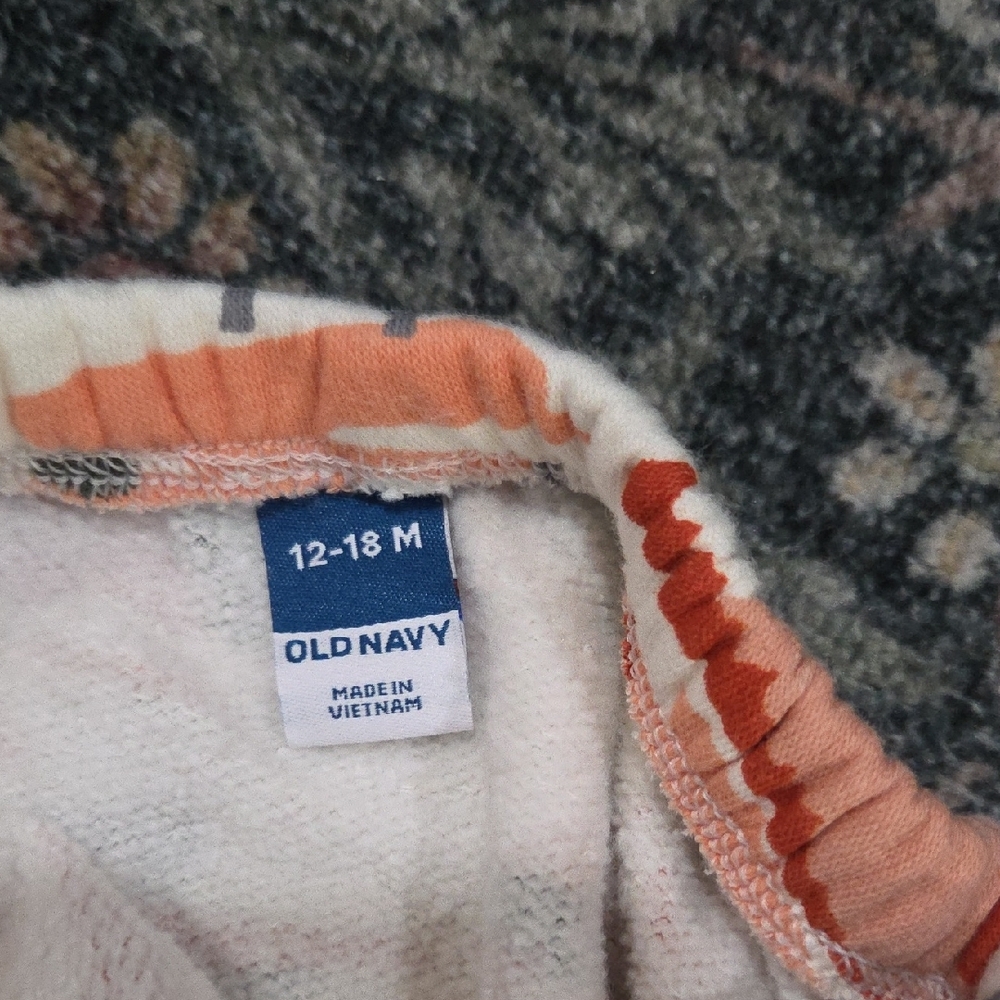 Old Navy Toddler Sets - Picture 5 of 11